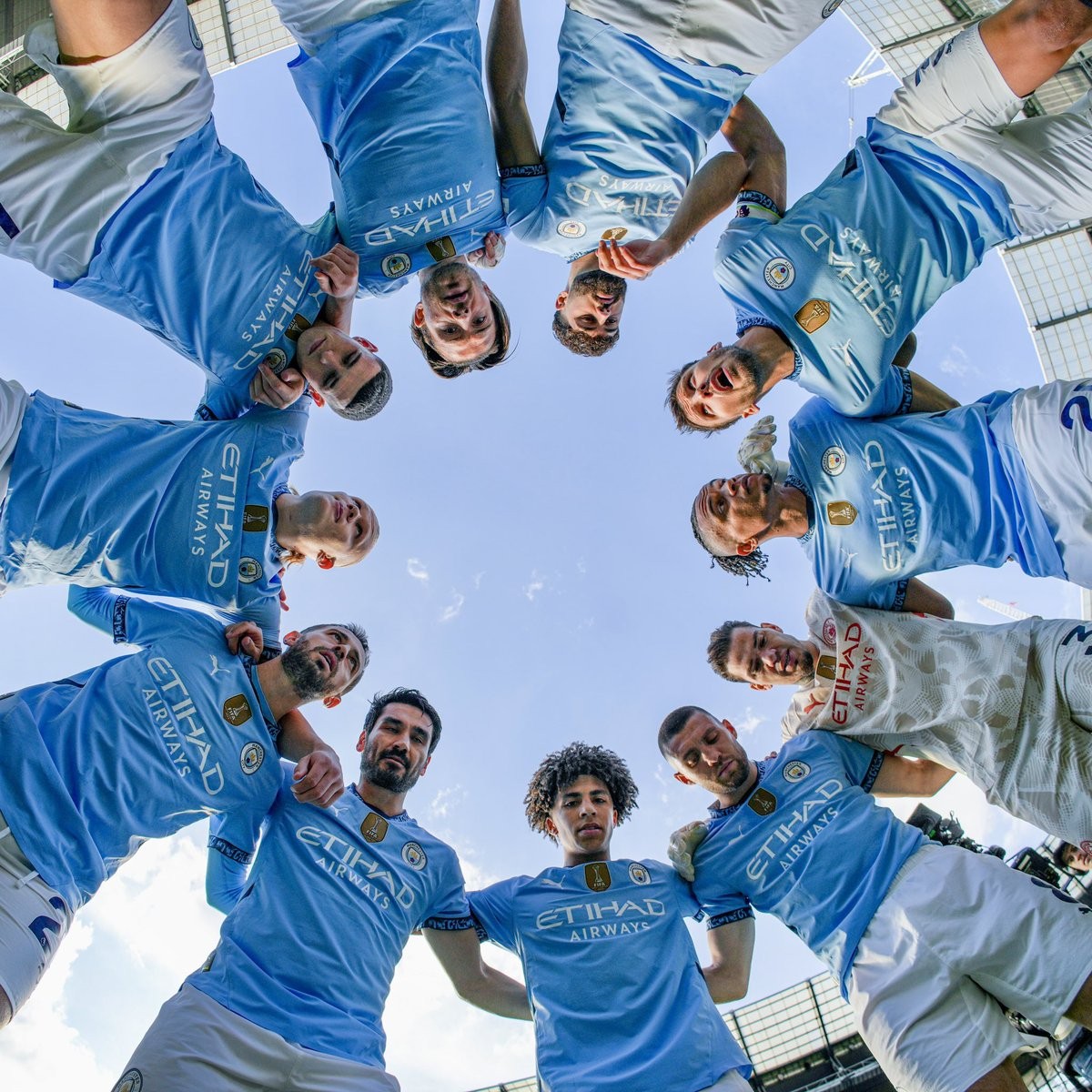 国际比赛日曼城备战意甲，伤情更新细节曝光，球迷炸锅，更衣室氛围转暖(亚冠联赛最新赛程)