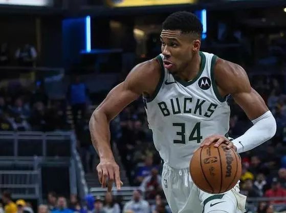 今晚密尔沃基雄鹿调整名单以备全明星赛，豪取连胜环节打磨，气氛紧张，更衣室氛围转暖的简单介绍