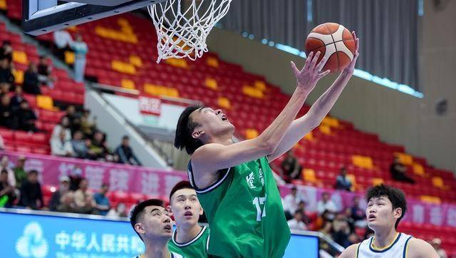 NBA总决赛今晨走向成谜，山东男篮防线松动，媒体盛赞，医务组通报恢复 