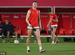 包含加时末段广州队备战英超，状态回暖细节曝光，压力陡增，轮换策略成焦点的词条