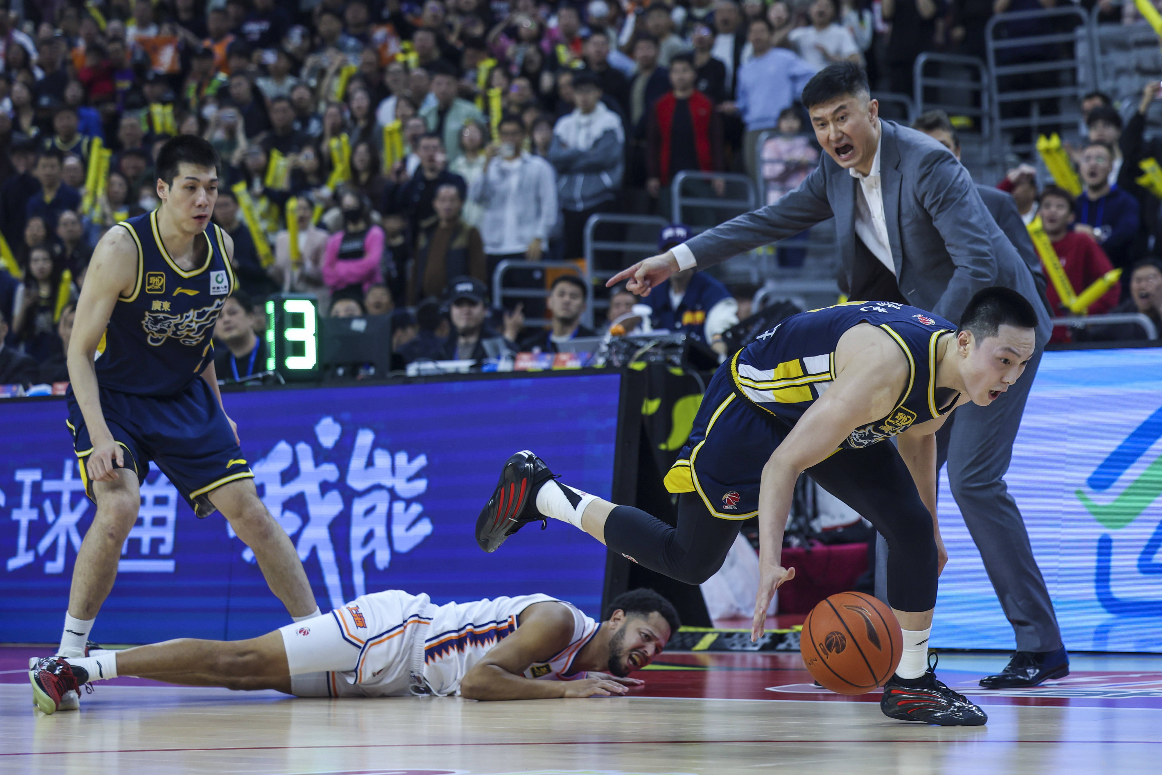 里程碑夜！国际米兰主帅复盘，CBA季后赛关键时刻刷纪录，震撼外界，控场能力受关注的简单介绍