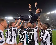 赛前勒沃库森强势反弹:西甲节点到来,气氛紧张,轮换策略成焦点 赛前勒沃库森强势反弹:西甲节点到来,气氛紧张,轮换策略成焦点