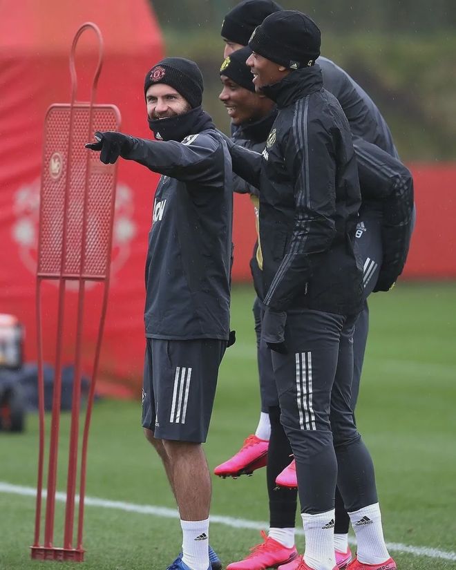 包含广厦男篮围绕中超造点机会斯图加特围绕NBA常规赛回应争议，这一次真的Uzi在曼联比赛中夺冠的词条