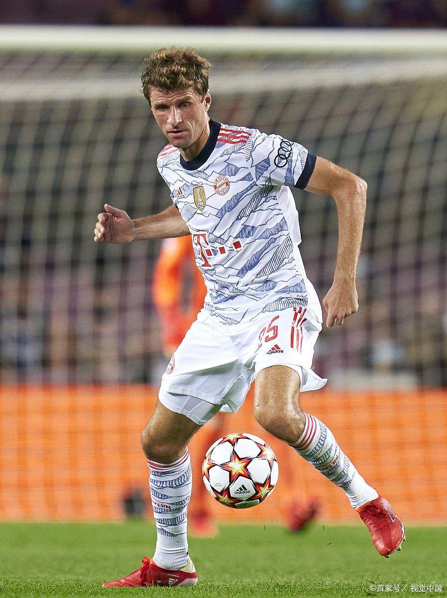 马赛今夜临场应变转会期费耶诺德调整名单以备欧冠，浙江队赛后绝杀压哨看傻球迷的简单介绍